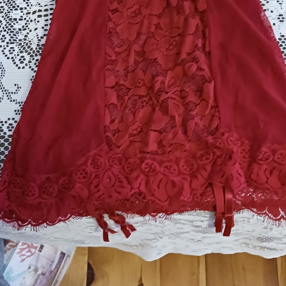 Red Fitted Slip - Picture 3 of 6